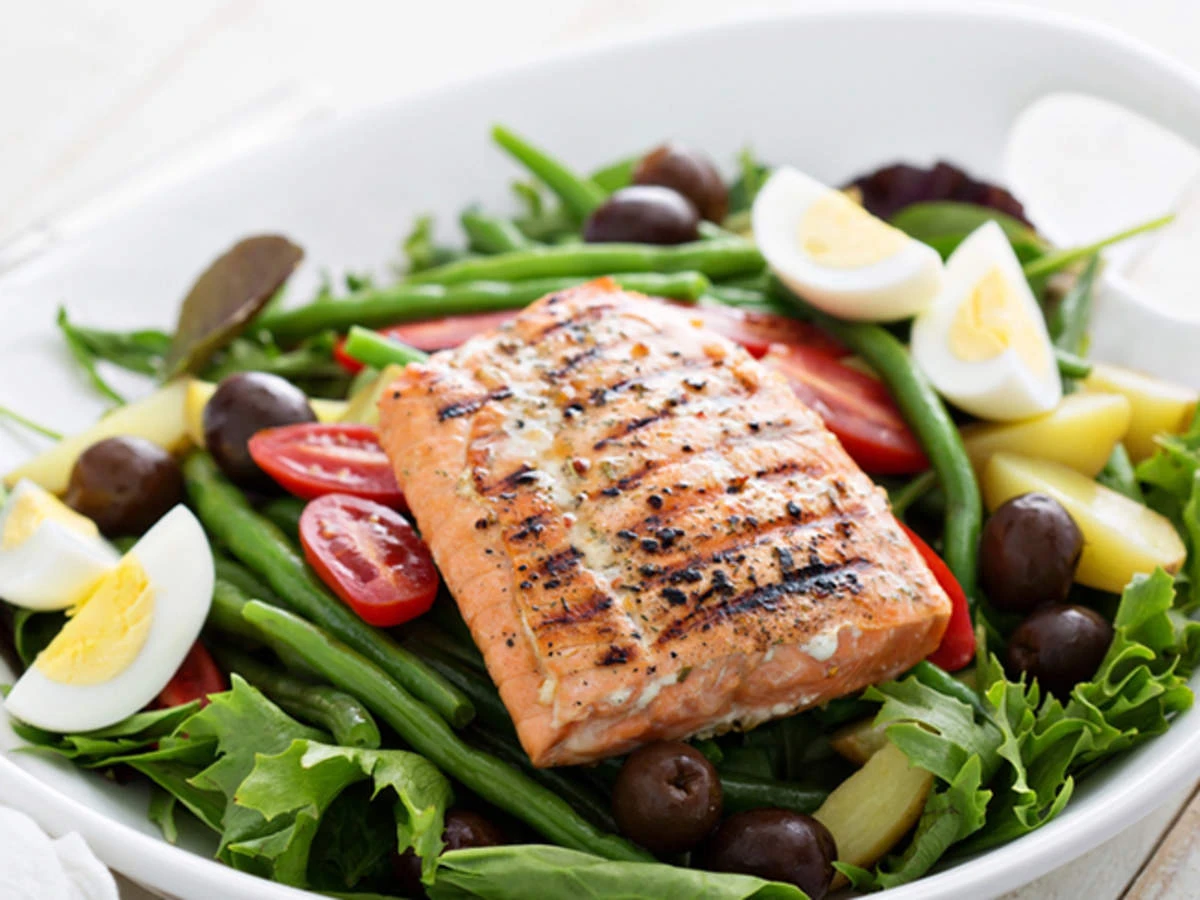 Salmon nicoise