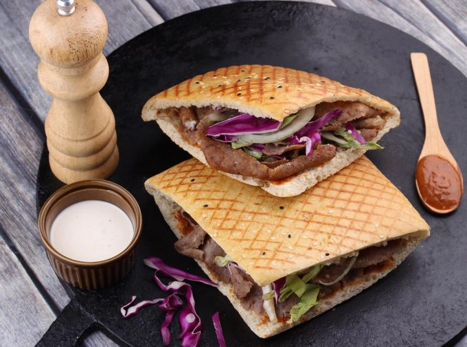 وجبة دونر تركي لحم