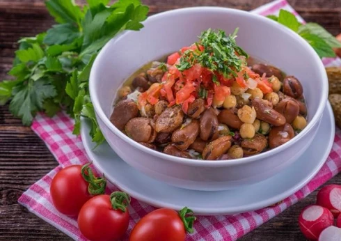 صحن فول بالزيت